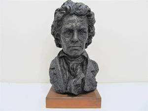 lot 48 image: Large Vintage Austin Productions BEETHOVEN Bust Sculpture