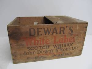 lot 60 image: Vintage DEWARS Scotch Whiskey Advertising Crate
