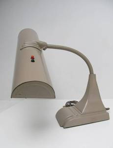 lot 65 image: Vintage Mid Century Gooseneck Desk Lamp