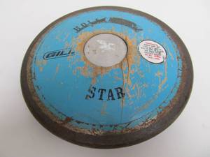 lot 78 image: Vintage 5lb Throwing Discus
