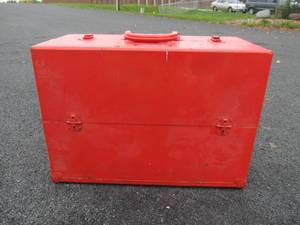 lot 103 image: Vintage TVRadio Repairman Case wTubes