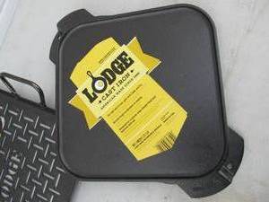 lot 160 image: Brand New Cast Iron LODGE Cookware