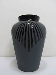 lot 300 image: KELSEY MURPHY Native American Style Art Glass Sand Carved Cameo 11 Vase