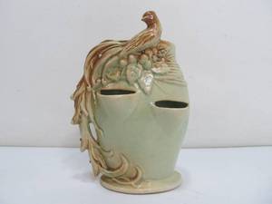 lot 301 image: Vintage McCoy Pottery Bird of Paradise Strawberry Pot or Herb Planter