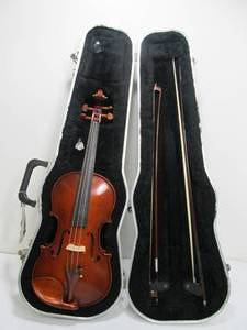 lot 317 image: Very Nice Vintage Mathias Thoma Violin wCase & Bow