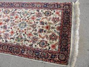 lot 218 image: Nice Woven Floral Persian Accent Rug