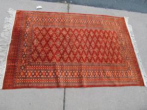 lot 220 image: Vintage Hand Made Wool Rug #9