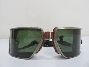 lot 275 image: Old Vintage RacingAviationSafety Goggle wGreen Glass Lenses