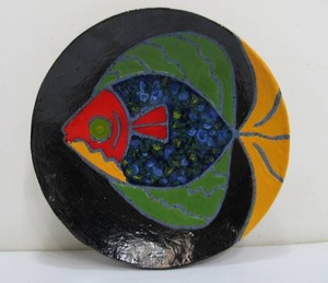lot 292 image: Signed Art Pottery Pedestal Platter wFish
