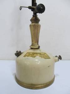 lot 185 image: Antique Oil Lamp & 1940s COLEMAN GasKerosene Lamp Model 139