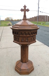 lot 358 image: Vintage Solid Oak Church Baptismal Font