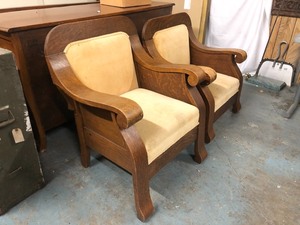 lot 311 image: Matching Pair of HisHers Antique Quarter Sawn Oak Armchairs