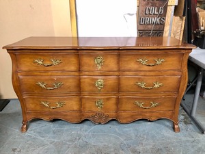 lot 383 image: LARGE Vintage 1950s Era Bodart 9-Drawer Bombe Dresser