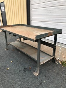 lot 372 image: Heavy Duty Duty Industrial Steel Workbench #3