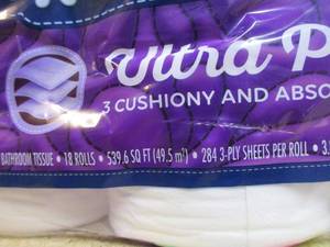 lot 12 image: Quilted Northern Ultra Plush