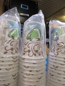 lot 106 image: Dixie PerfecTouch Coffee Cups