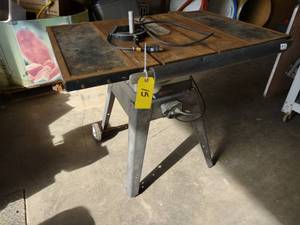 Craftsman 10 Contractors Table Saw...