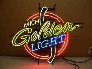 lot 20 image: MICHELOB GOLDEN LIGHT NEON LIGHT - WORKS - NICE AWESOME LIGHT FOR THE CAVE - APPROX 33 BY 29 - SEE PICTURES
