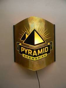 lot 43 image: RARE - VINTAGE PYRAMID BREWERIES BAR LIGHT - NICE - VERY COLLECTIBLE SIGN - APPROX 14 BY 17 - SEE PICTURES