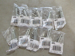 lot 39 image: 10 Valley Hitch Pin Kits