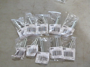 lot 40 image: 10 Valley Hitch Pin Kits