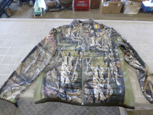 lot 133 image: Mossy Oak Yukon Gear Lightweight Jacket