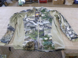 lot 134 image: Mossy Oak Yukon Gear Lightweight Jacket