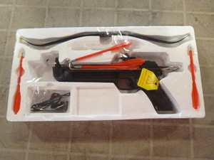 lot 147 image: Camco Tools Pistol Crossbow with Safety Lock