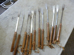 lot 195 image: 12 Campfire Forks