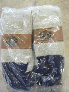 lot 199 image: 6 Pair of Hudson Bay Thermal Socks