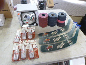 lot 212 image: Sports Items