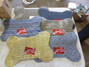 lot 216 image: 6 Pampered Pooch Food and Water Bowl Mats