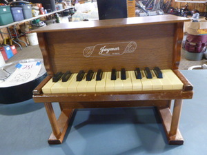lot 232 image: Vintage Jaymar Small Childs Piano