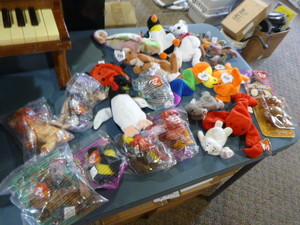 lot 236 image: Lot of Beanie Babies