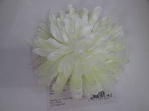 17 DecoPac Layon White Mums...