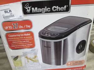 Magic Chef Countertop Ice Maker - S...