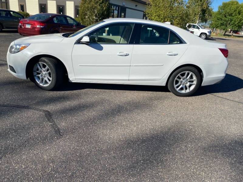 lot 2 image: 2013 Chevrolet Malibu 1LT