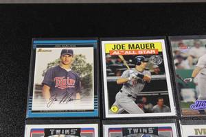 Joe Mauer Baseball Card Lot  20 Cards (1 Rookie Card)