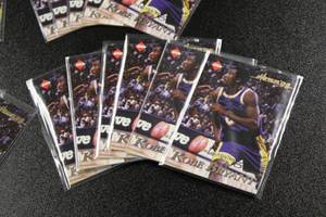 1998-99 Collectors Edge Impulse Kobe Bryant Lot  33 Cards