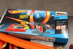Hot Wheels City Loop & Drift