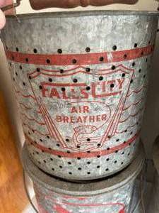 lot 59 image: Amazing Lot of Vintage Minnow Buckets w Wooden Handles and Great Graphics
