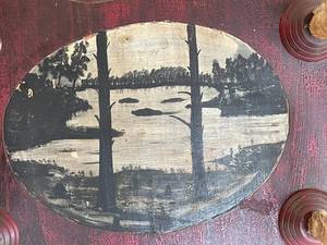 lot 71 image: Vintage Hand Painted Deer Hoof Gun  Hat Rack
