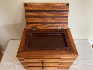 lot 87 image: Wooden Jewelry Box