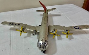 lot 190 image: 2 Vintage Metal Airplanes