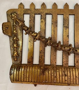 lot 210 image: Cast Iron Fireplace Grate