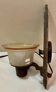 lot 424 image: Vintage Light Fixture