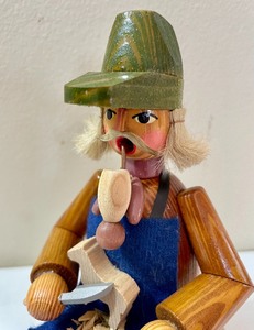 lot 418 image: Charming Smoker