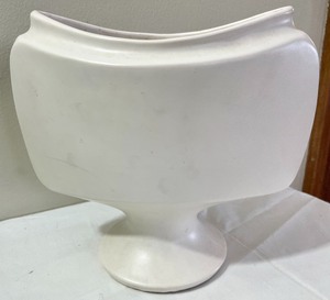 lot 219 image: White and Green Vases