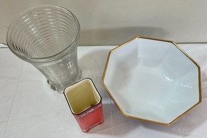 lot 222 image: Fritz and Floyd Bowl and 2 Vases