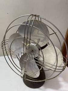 lot 126 image: Vintage Desk Fan